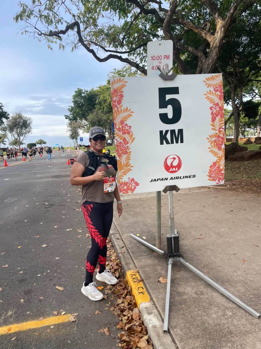 FYBY IslandFlex mid-rise leggings featuring Ula Fala design with high waist, vibrant print, ideal for active and casual wear.