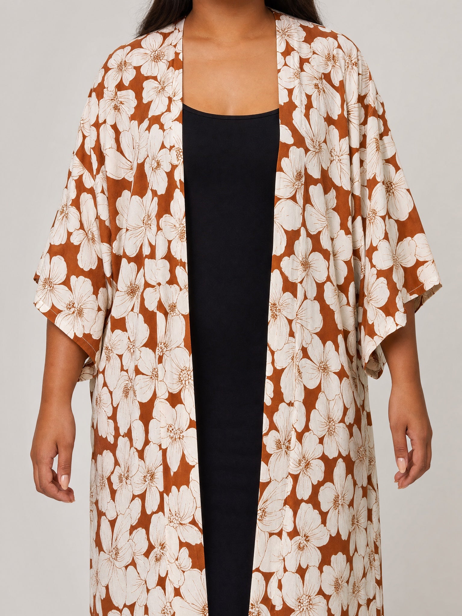 Kimono - Sienna by Lasi on a light grey studio background