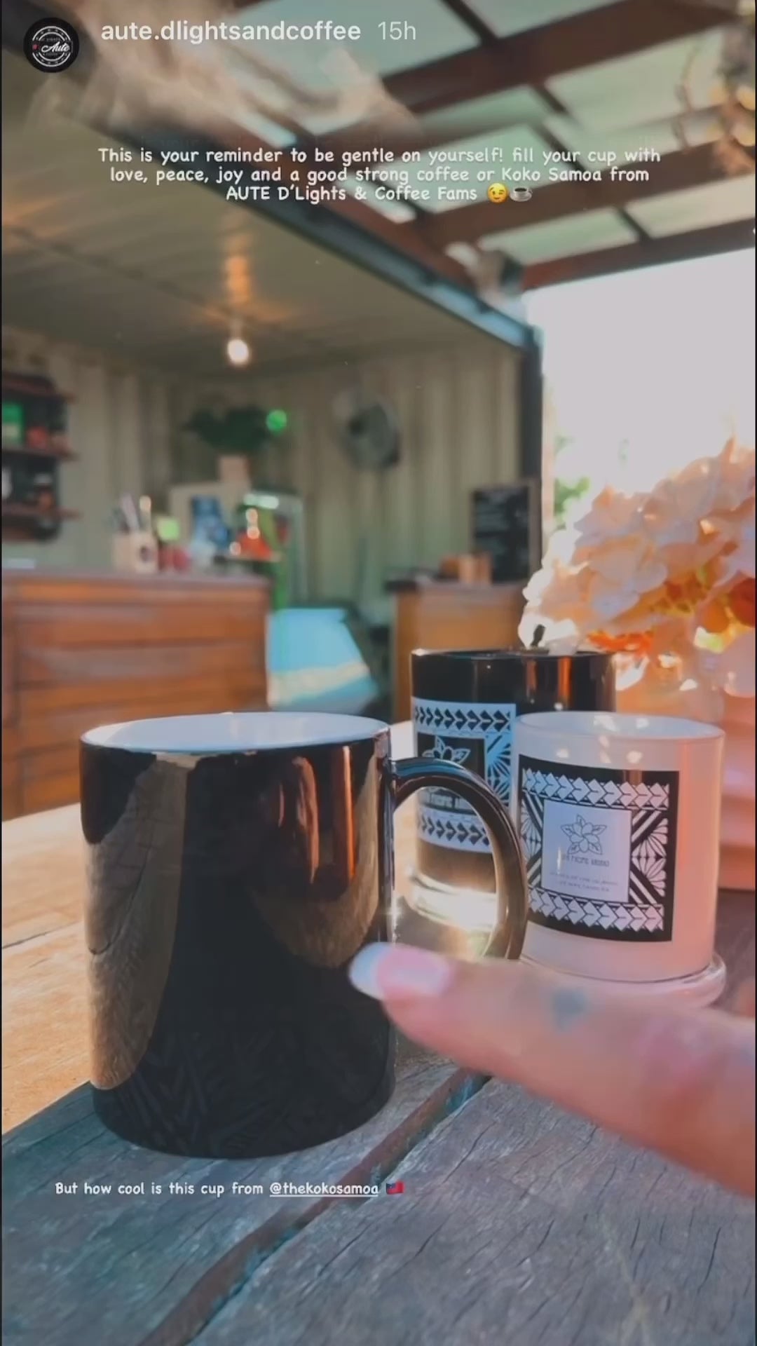 Load video: Heat Reactive 325ml Mug - Islands - AU/NZ