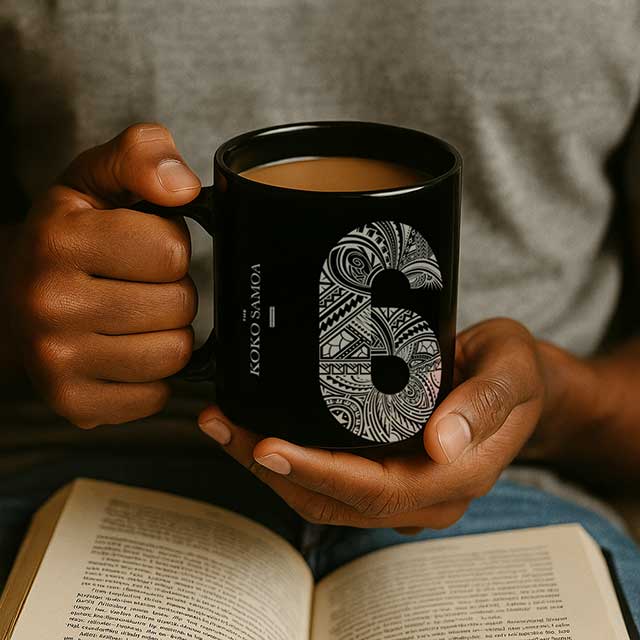 Black LimaLuxe™ 325ml mug, showing a sleek ceramic mug with a smooth finish and ergonomic handle.